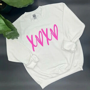 XOXO 💕‎ Valentines Day Sweatshirt, White Crewneck, Various Sizes NEW!!